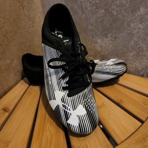 Under Armour Racing Run fast Cleats. Track & Feild. Metal spikes. Size 8 womens